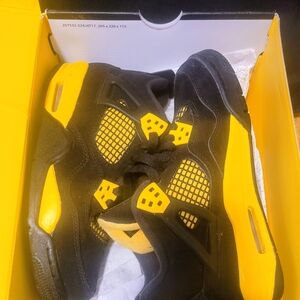 Air Jordan 4 'Yellow Thunder' Black Sneakers, Size 5.5Y / 7W BNIB 408452-017